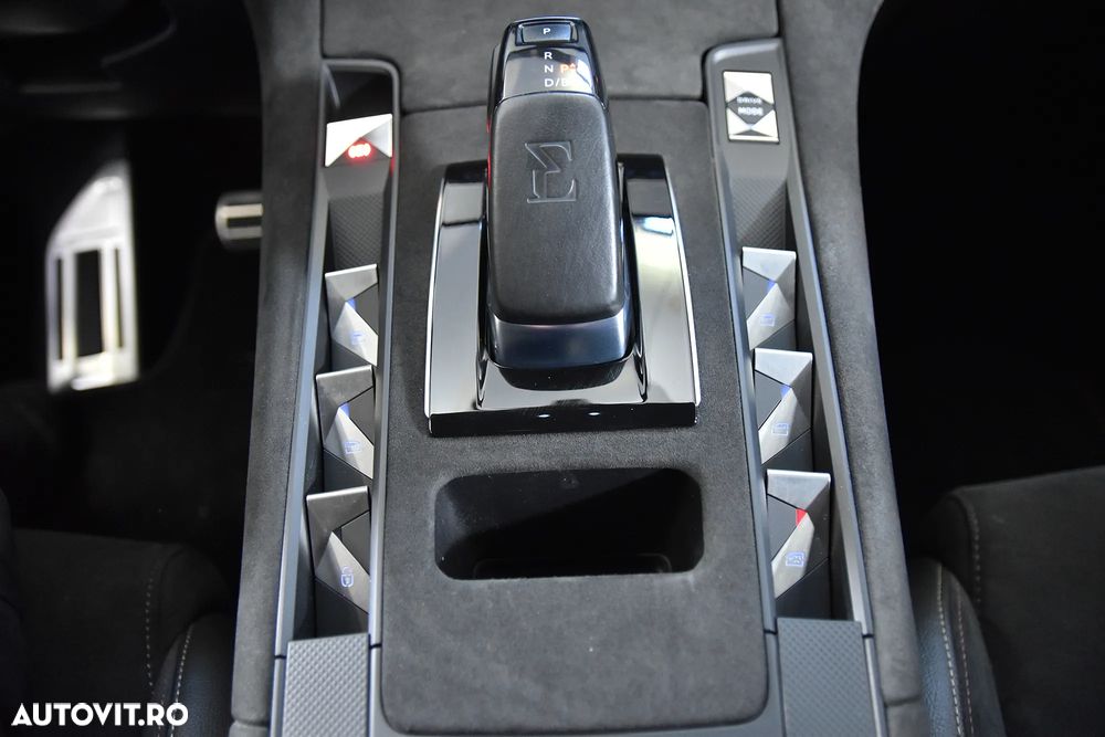 DS Automobiles DS 7 Crossback - 15