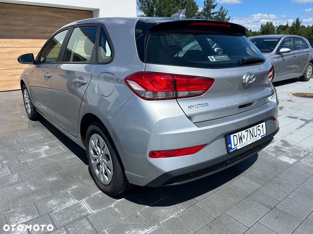 Hyundai i30 1.5 DPI Classic + - 7
