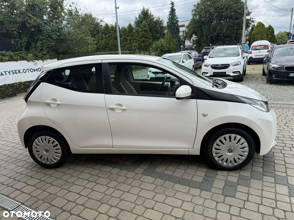 Toyota Aygo x-play touch - 5