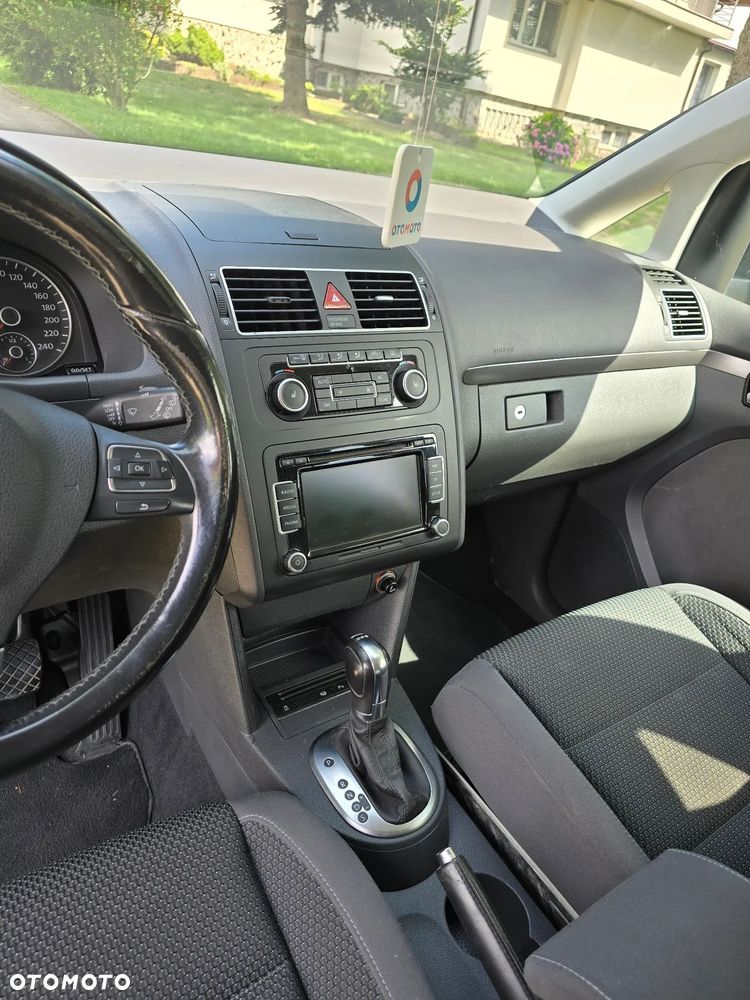 Volkswagen Touran - 13