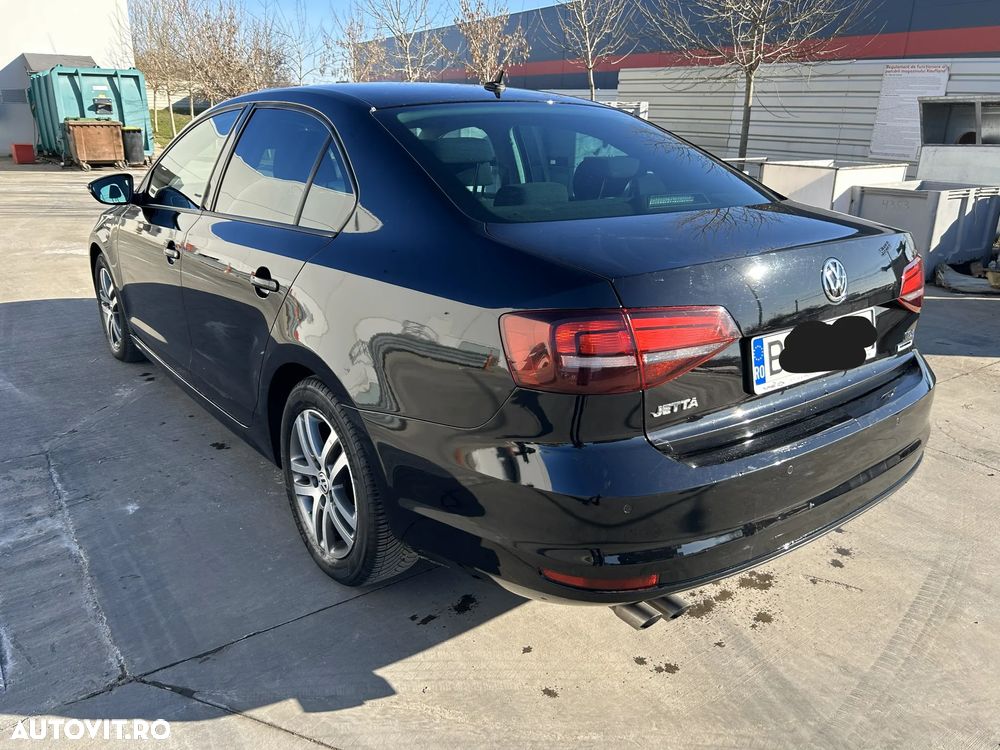 Volkswagen Jetta 2.0 TDI Highline - 5