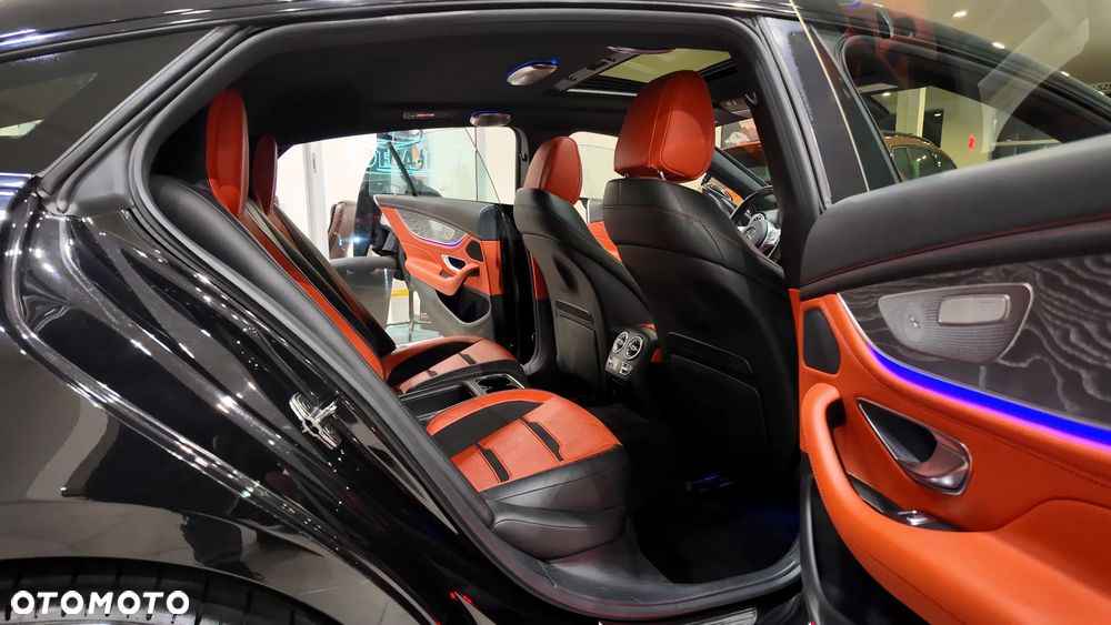 Mercedes-Benz AMG GT 63 4Matic+ Coupe Speedshift MCT 9G - 36