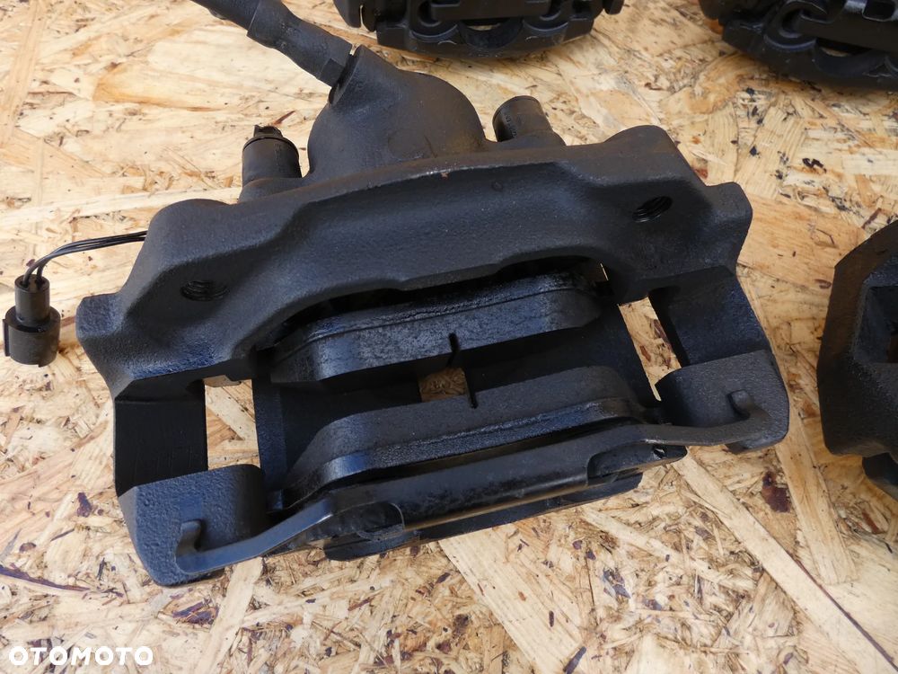 BMW 6 E24 635CSI ZACISKI PRZÓD TYŁ  KOMPLET - 6