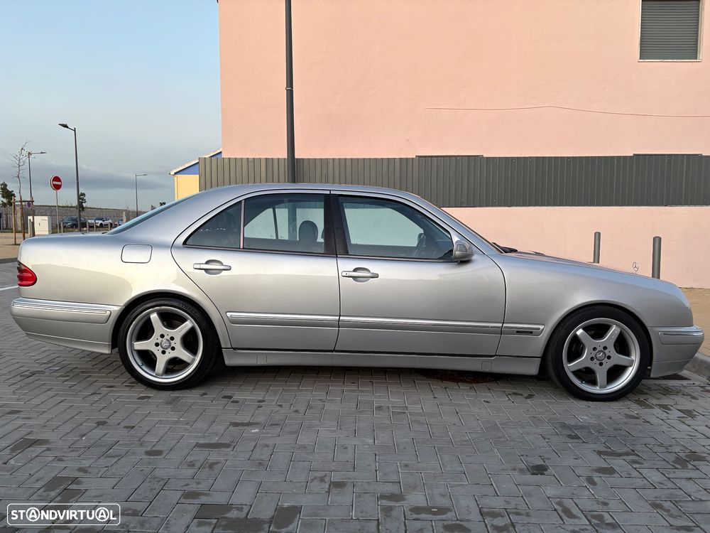 Mercedes-Benz E 240 Classic - 11