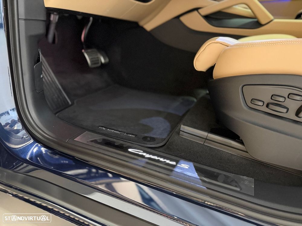 Porsche Cayenne S E-Hybrid Black Edition - 27