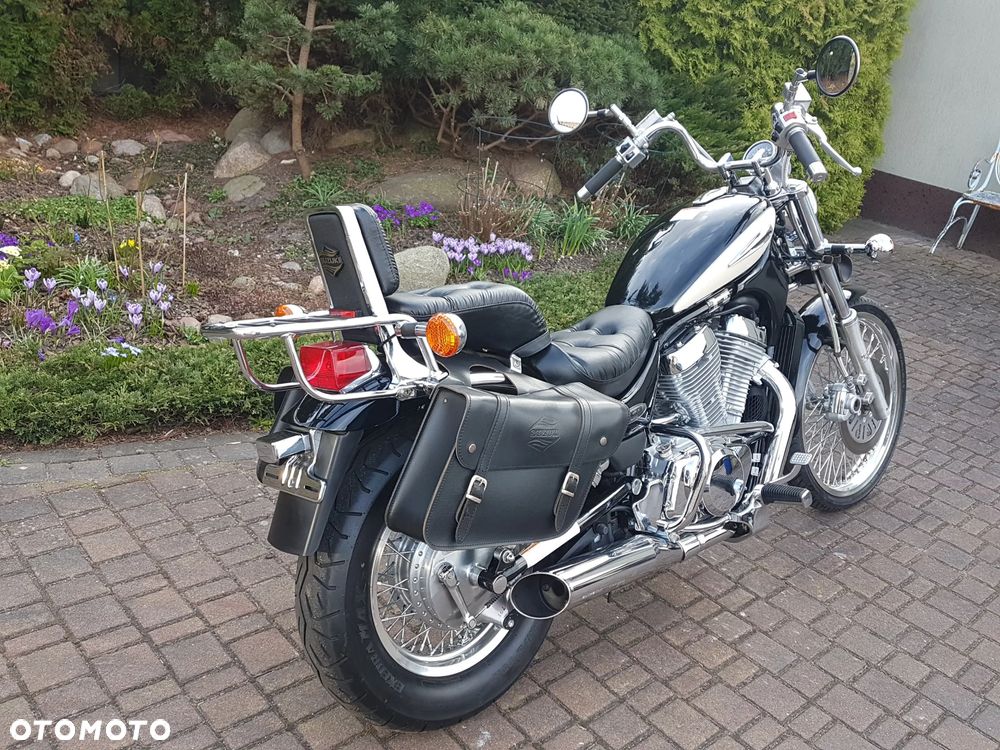 Suzuki Intruder - 10