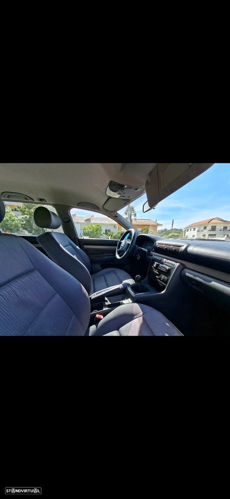 Audi A4 1.6 Ambiente - 4