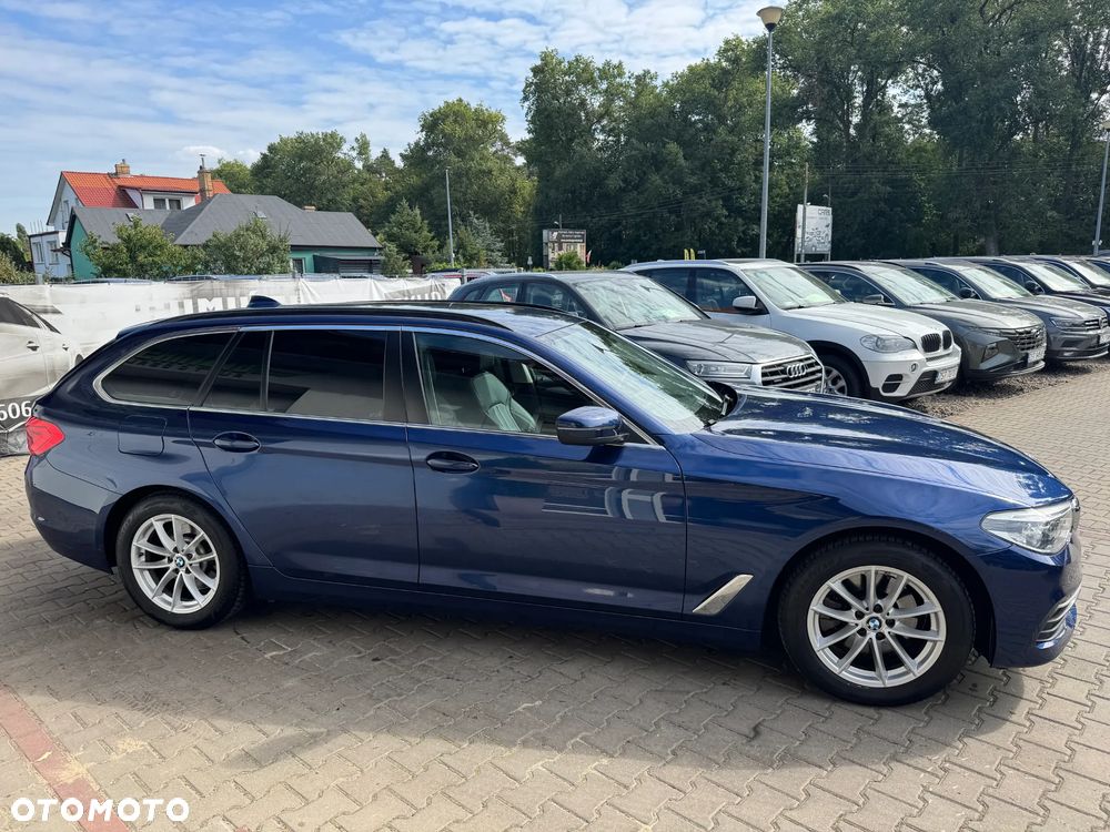 BMW Seria 5 520i Sport Line - 12