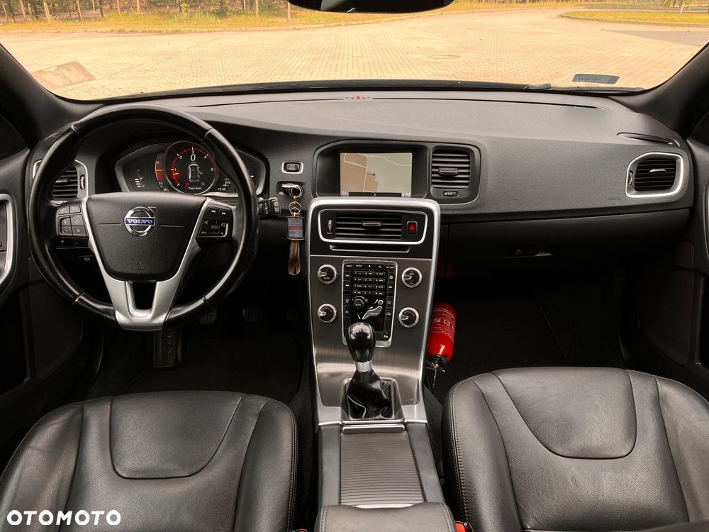 Volvo V60 D3 Momentum - 11