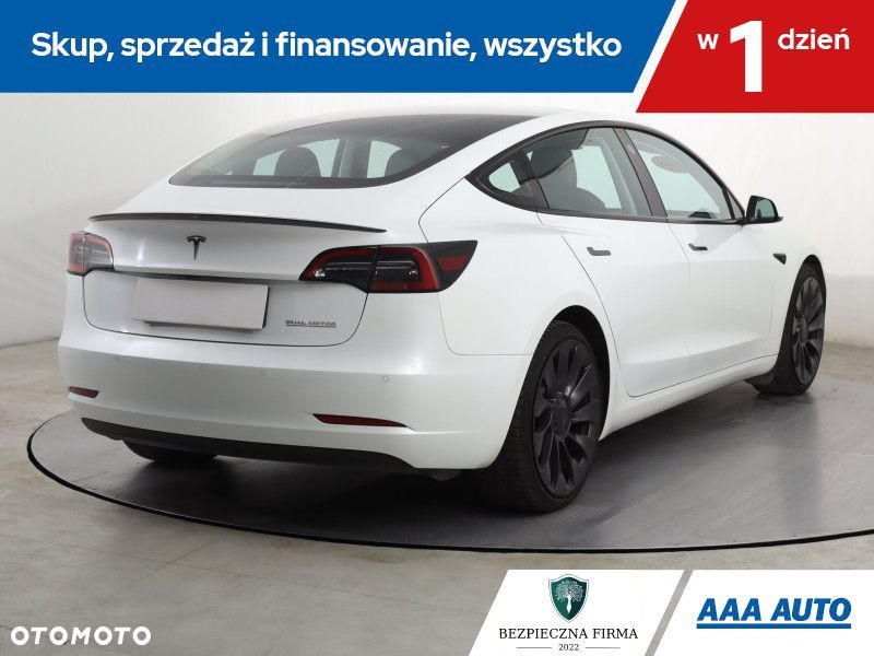 Tesla Model 3 - 7