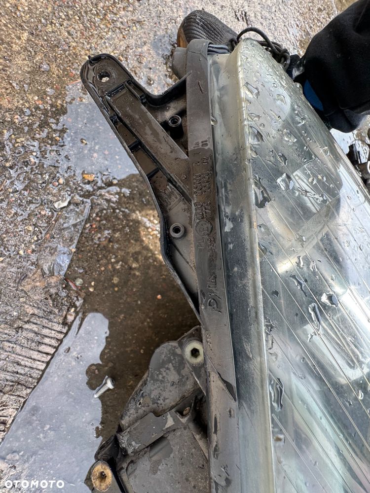 Opel astra H z157 szary srebrny  maska    Lampy przód przednie bi xenon kompletne 400sztuka prawa lewa   Klapa tył tylnia gtc 3 drzwi Coupe 300zl   Zderzak tył tylni opc 300zl   Drzwi przód przednie prawe lewe 300sztuka   Lusterko prawe lewe 100zl sztuka   Lampy tył tylne prawa lewe 100szt  Maska 300zl   Pas przedni 1.9 diesel kompletny z chłodnicami wentylatorami 450 zł   Grill -150 zł   Belka przód 100zl   Zderzak przedni 250 zł   Szybka wysyłka - 13