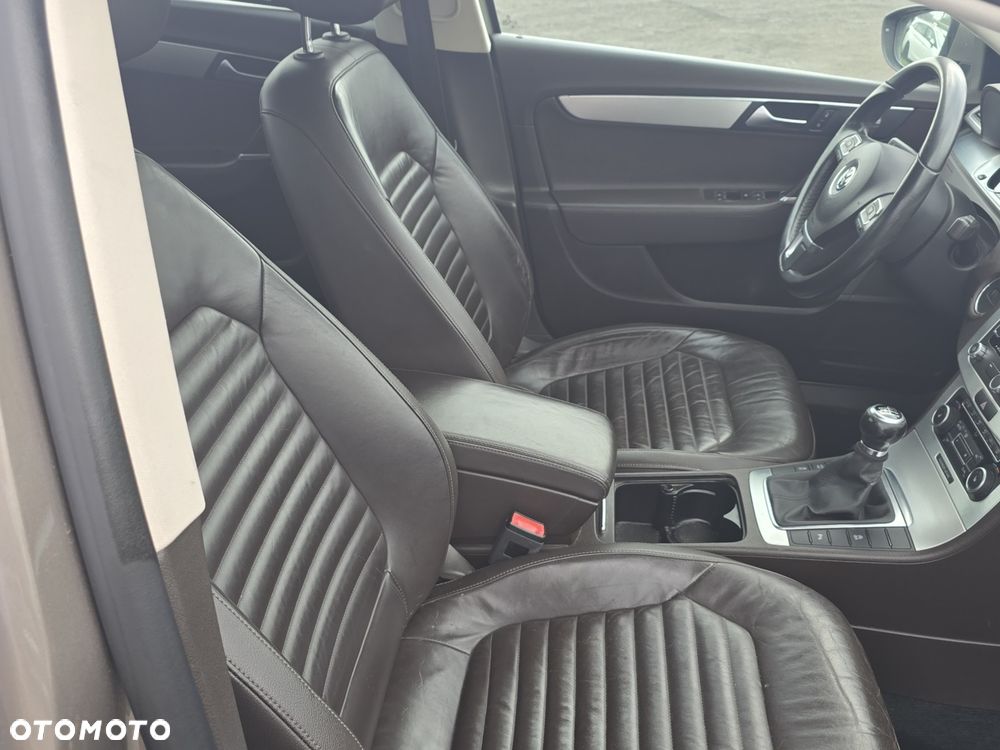 Volkswagen Passat 1.6 TDI BlueMotion Technology Highline - 18