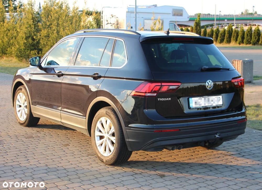 Volkswagen Tiguan - 1