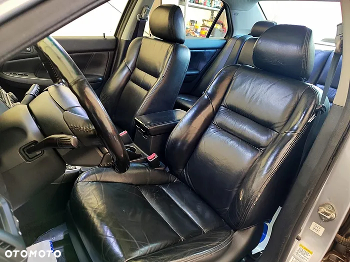 Honda Accord 3.0 V6 EX - 23