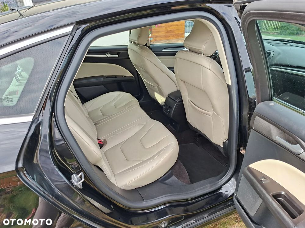 Ford Fusion - 13