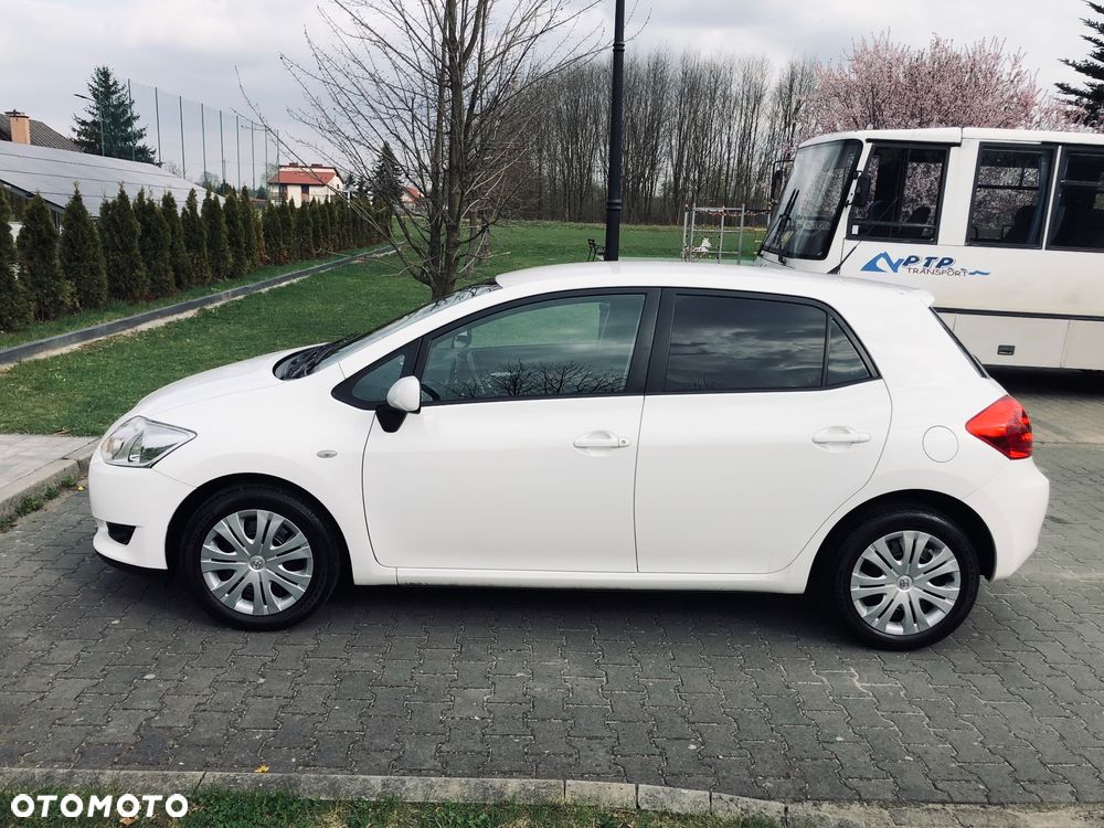 Toyota Auris 1.6 VVT-i Terra - 7