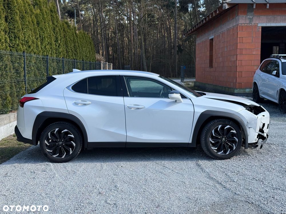 Lexus UX 200 GPF F Sport Design 2WD - 9