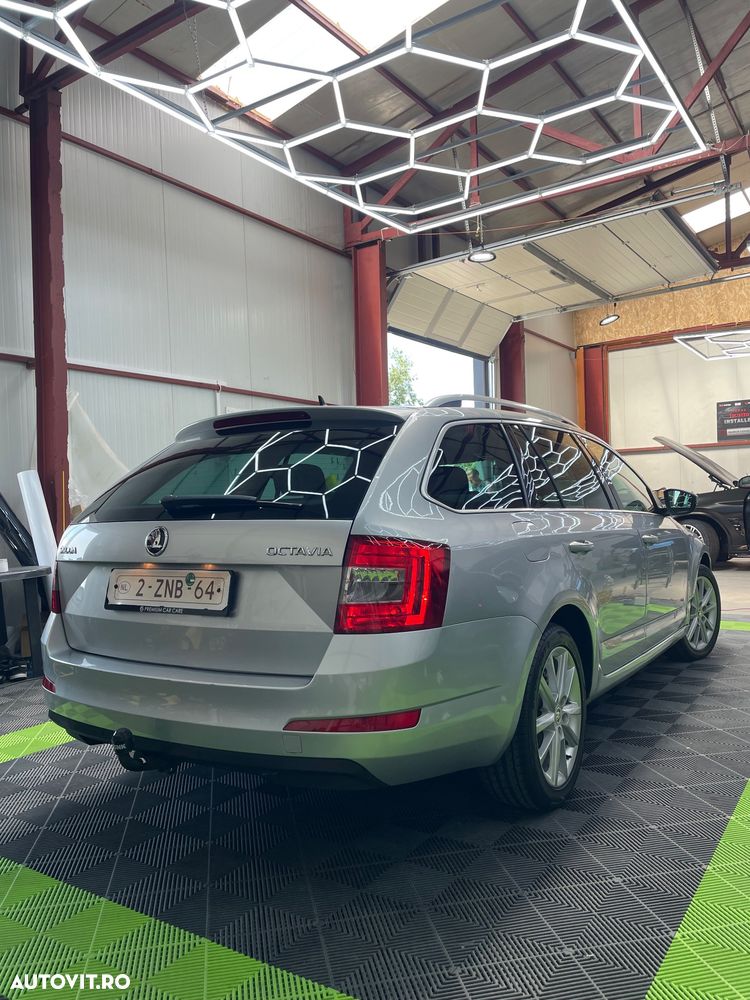 Skoda Octavia 1.6 TDI DSG Ambition - 4