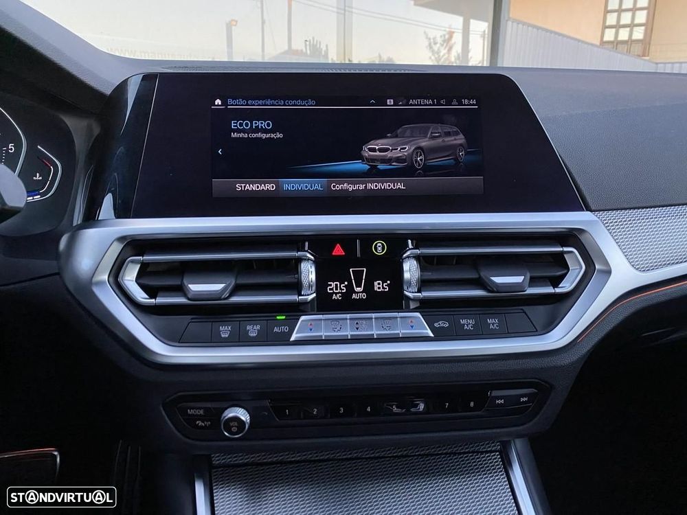 BMW 320 d Pack Desportivo M Auto - 37