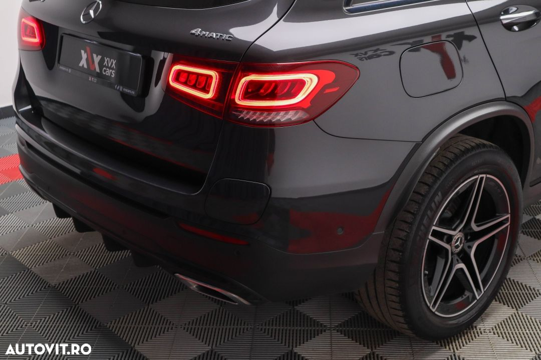 Mercedes-Benz GLC 300 e 4Matic 9G-TRONIC AMG Line Plus - 23