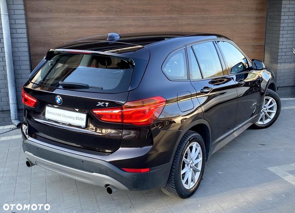 BMW X1 sDrive20i Advantage - 10