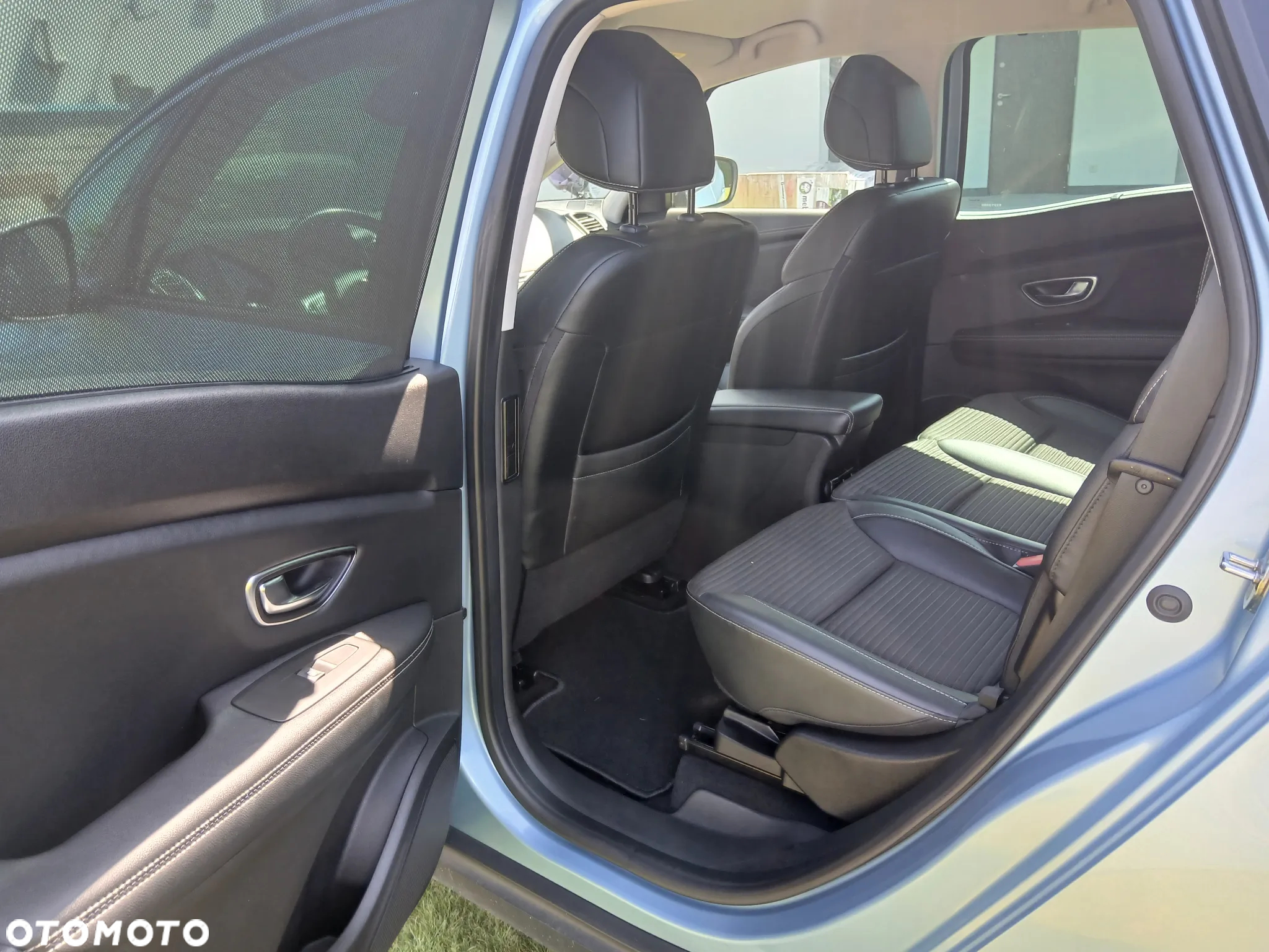 Renault Scenic 1.3 TCe FAP Intens - 6