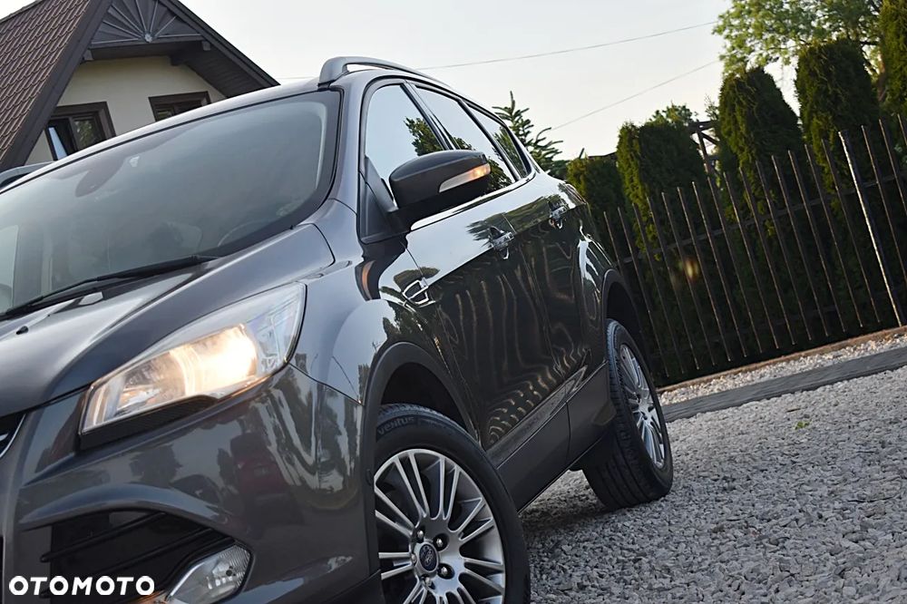 Ford Kuga 2.0 TDCi 2x4 Titanium - 2