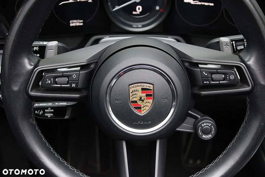 Porsche 911 Carrera Cabriolet PDK - 21