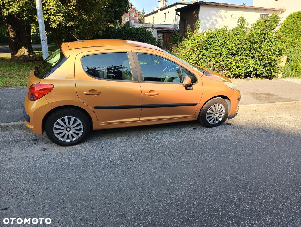Peugeot 207 1.4 - 5