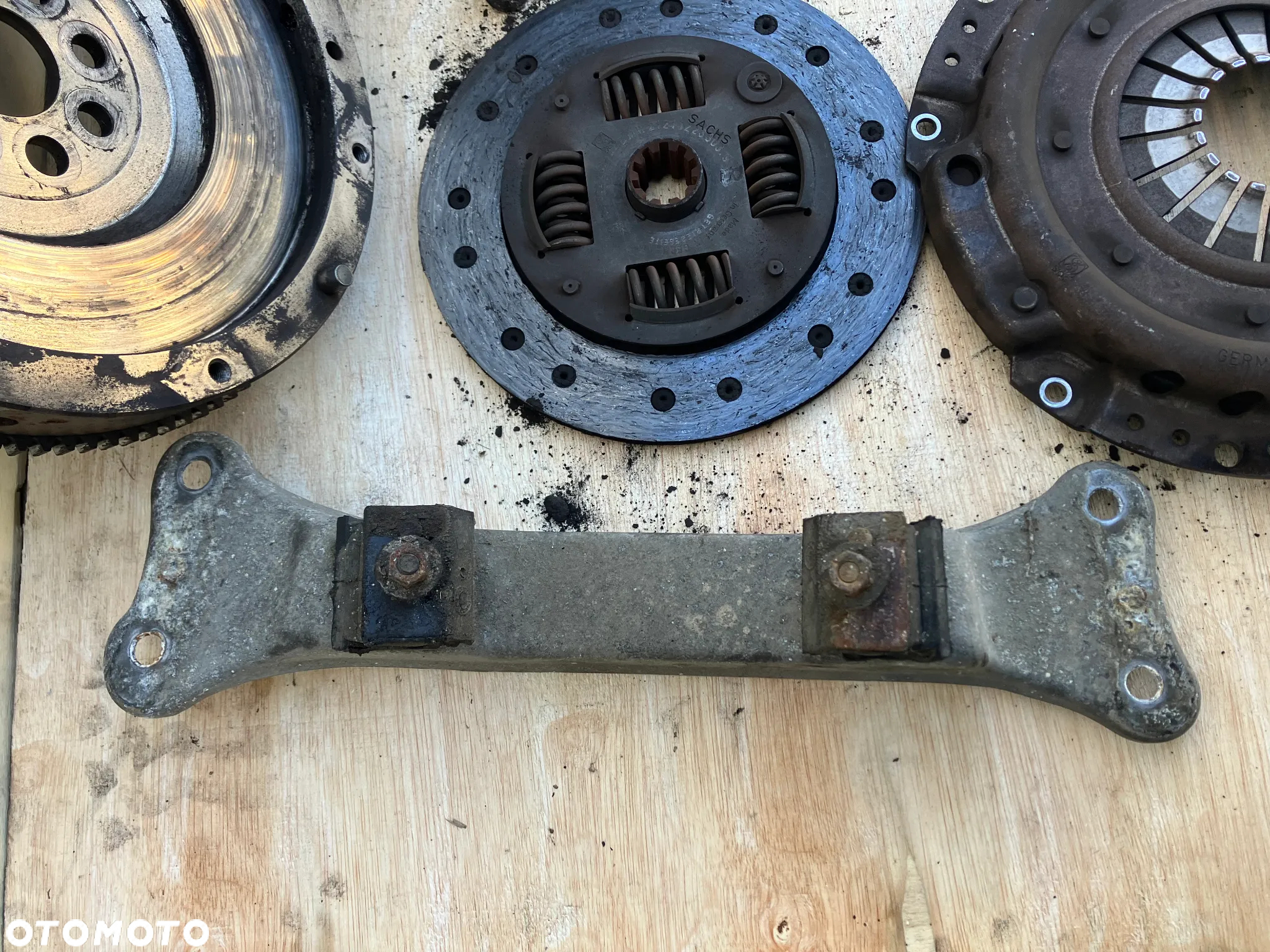 SKRZYNIA SPRZEGŁO BMW E34 M50 JEDNOMAS SZTYWNE KOŁO ZAMACHOWE M50 B20 B25 WYBIERAK ŁAPA SKRZYNI WAŁ PRZEKŁADKA AUTOMATU 1221934 1139036 1221676 - 5