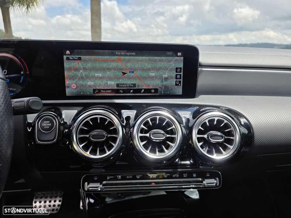 Mercedes-Benz A 250 Limousine e 8G-DCT AMG Line - 27
