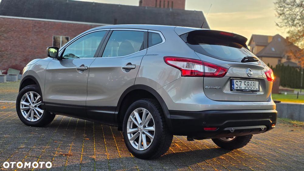 Nissan Qashqai 1.2 DIG-T N-Connecta EU6 - 9
