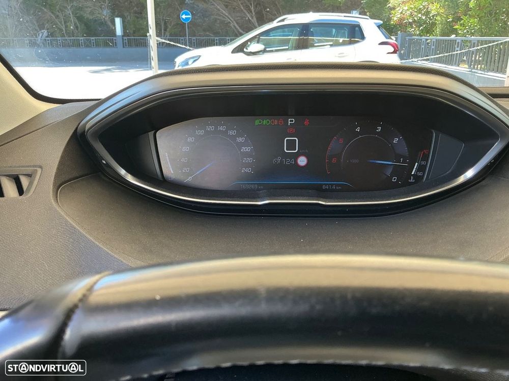 Peugeot 3008 1.6 BlueHDi Allure EAT6 - 8