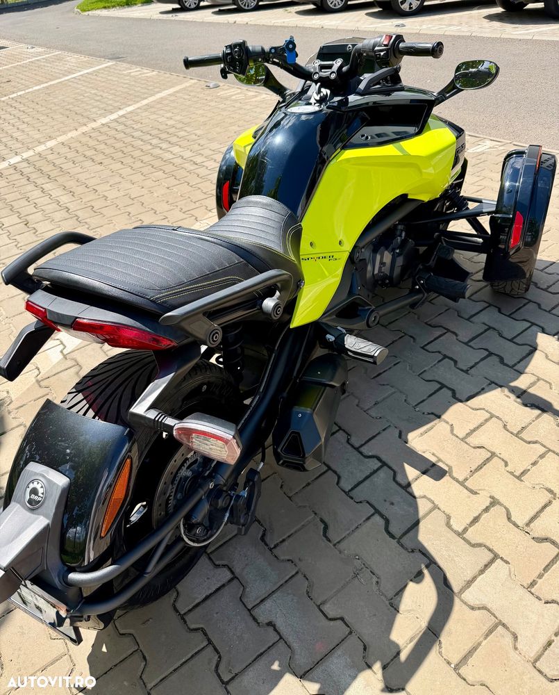 Can-Am Spyder - 5