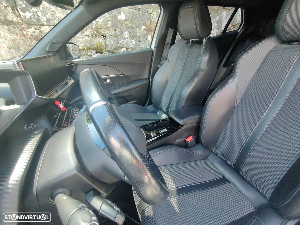 Peugeot 2008 1.2 PureTech GT - 10