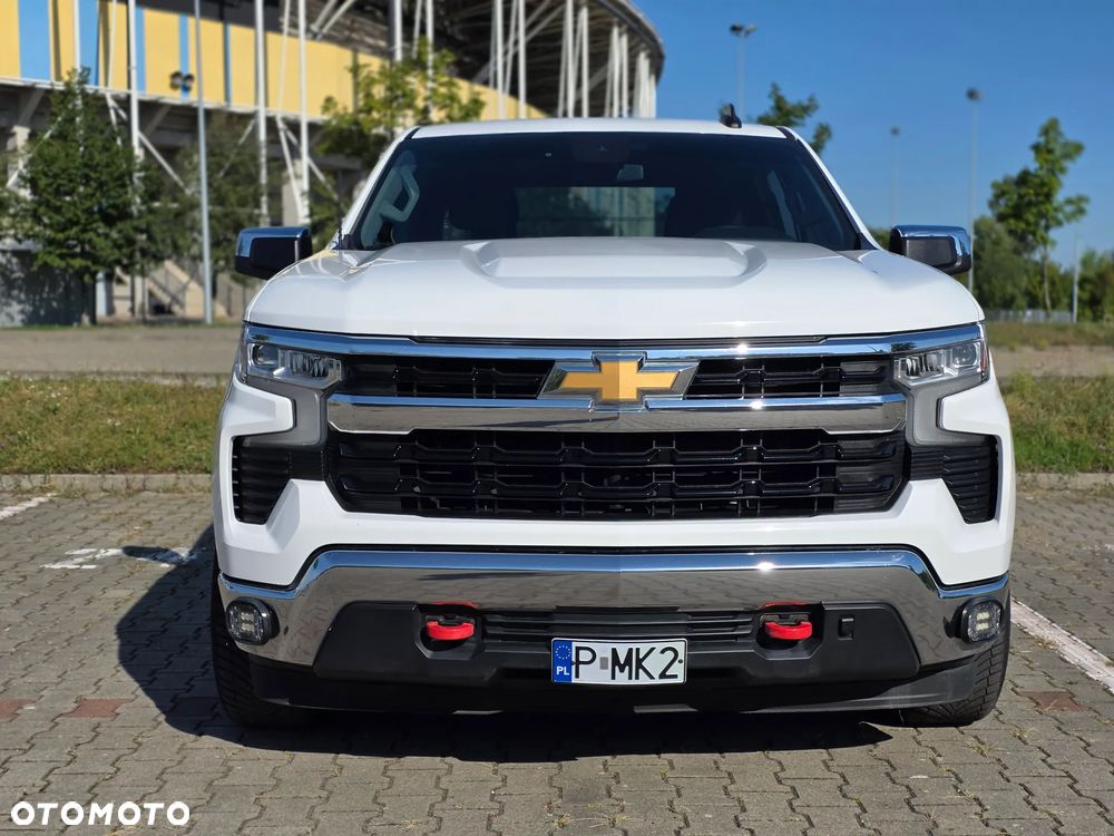 Chevrolet Silverado - 3
