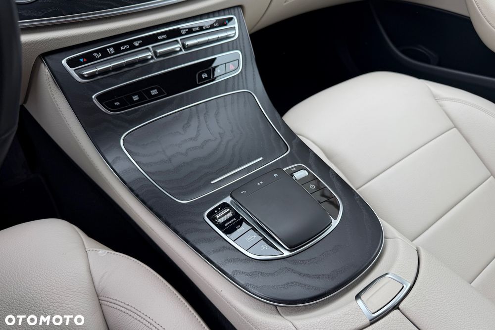 Mercedes-Benz Klasa E 220 d 4-Matic AMG - 20