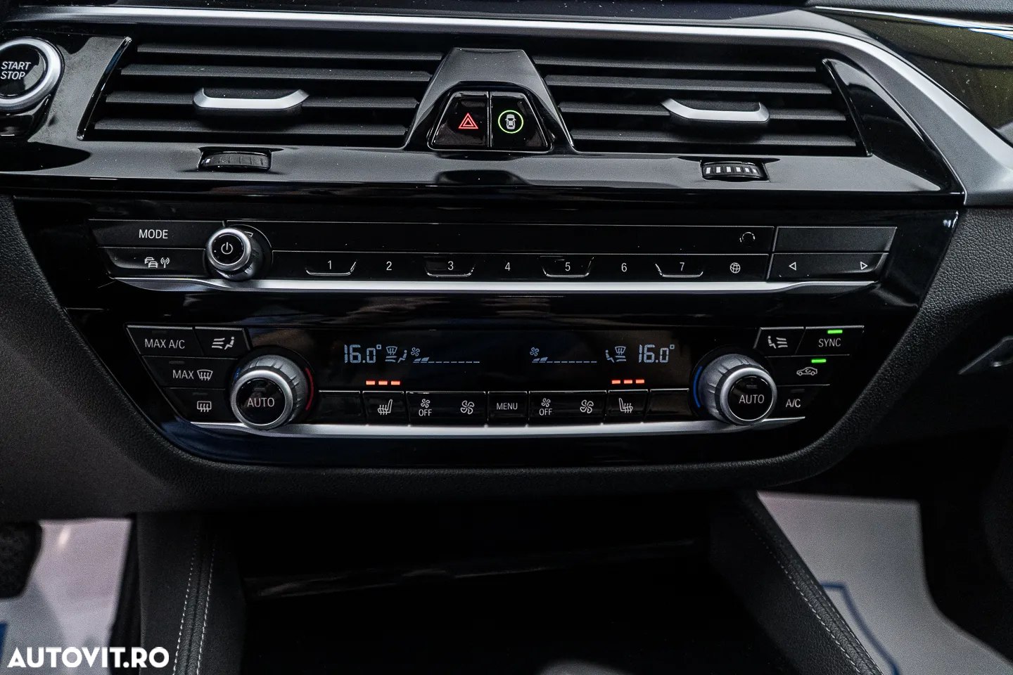 BMW Seria 5 530e Aut. Luxury Line - 12