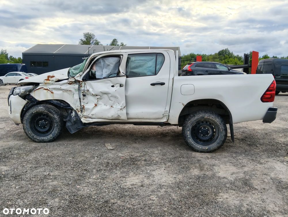 Toyota Hilux 2.4 D-4D Double Cab DLX 4x4 - 8