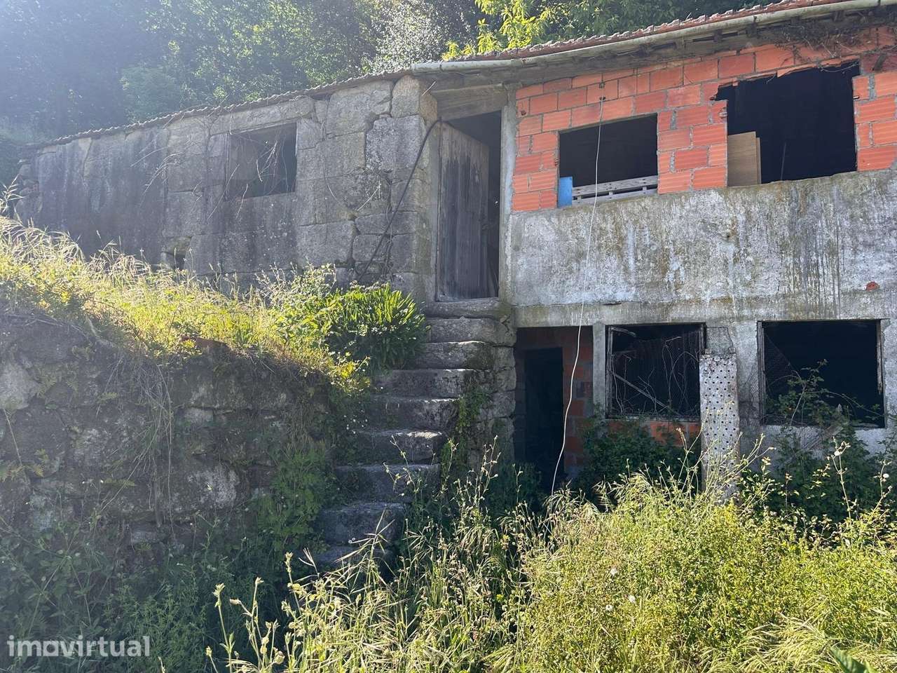 Moradia para reconstruir - Grande imagem: 5/14