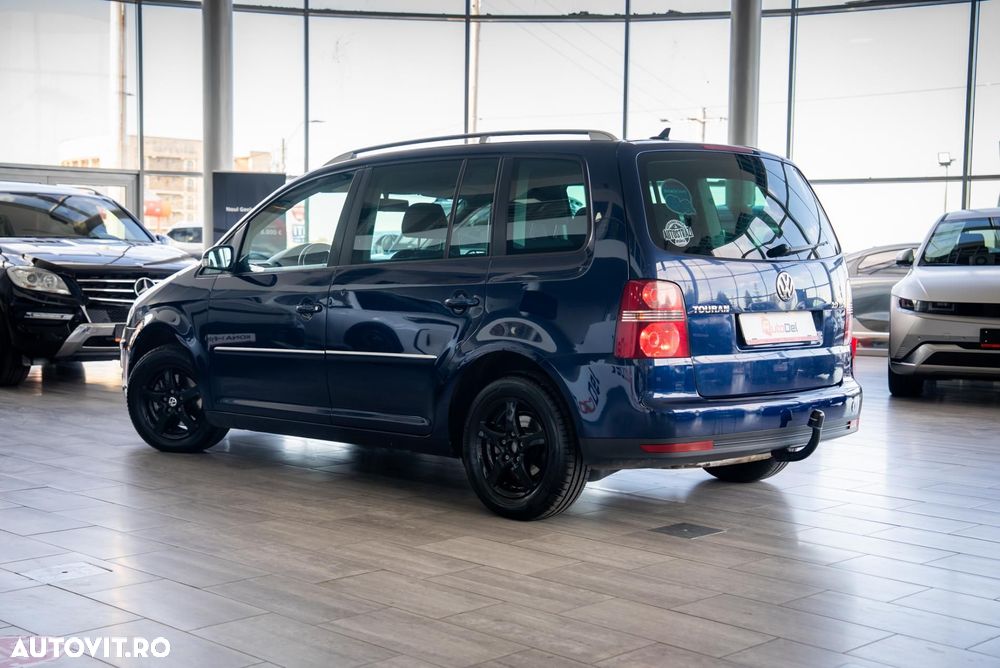 Volkswagen Touran - 9