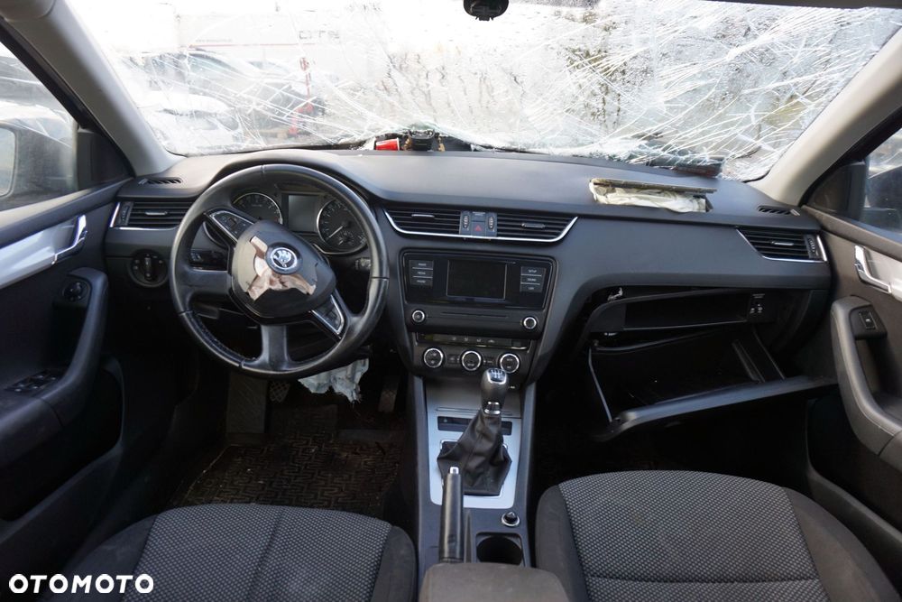 SKODA OCTAVIA III 5E3 LB LIFTBACK 2014 LF9R 1.6 TDI CLHA 105KM MWX CZARNY na części - 9
