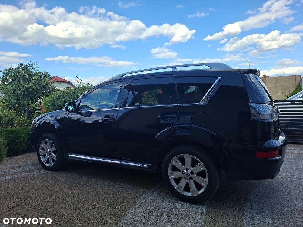 Mitsubishi Outlander 2.0 DID Instyle NAVI - 1