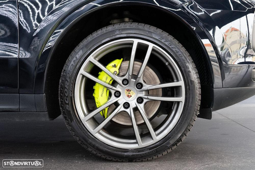Porsche Cayenne Coupé E-Hybrid - 15