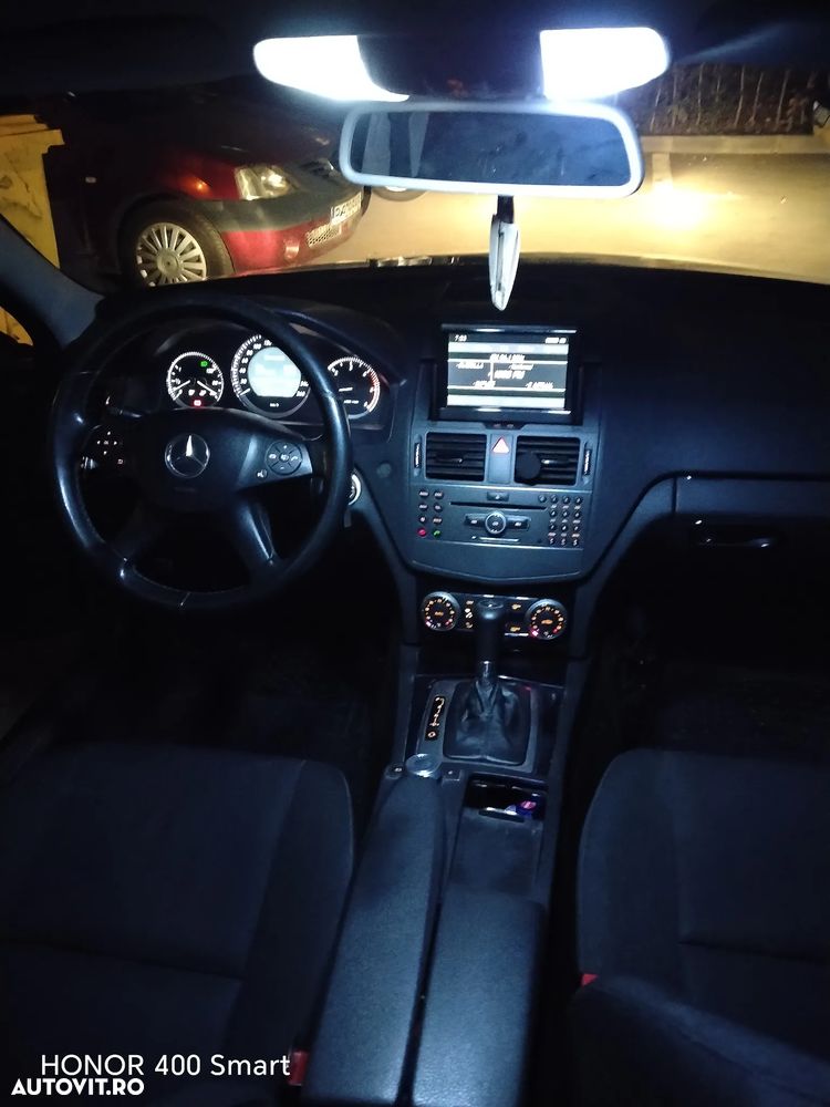 Mercedes-Benz C 220 CDI DPF Automatik BlueEFFICIENCY Avantgarde - 10