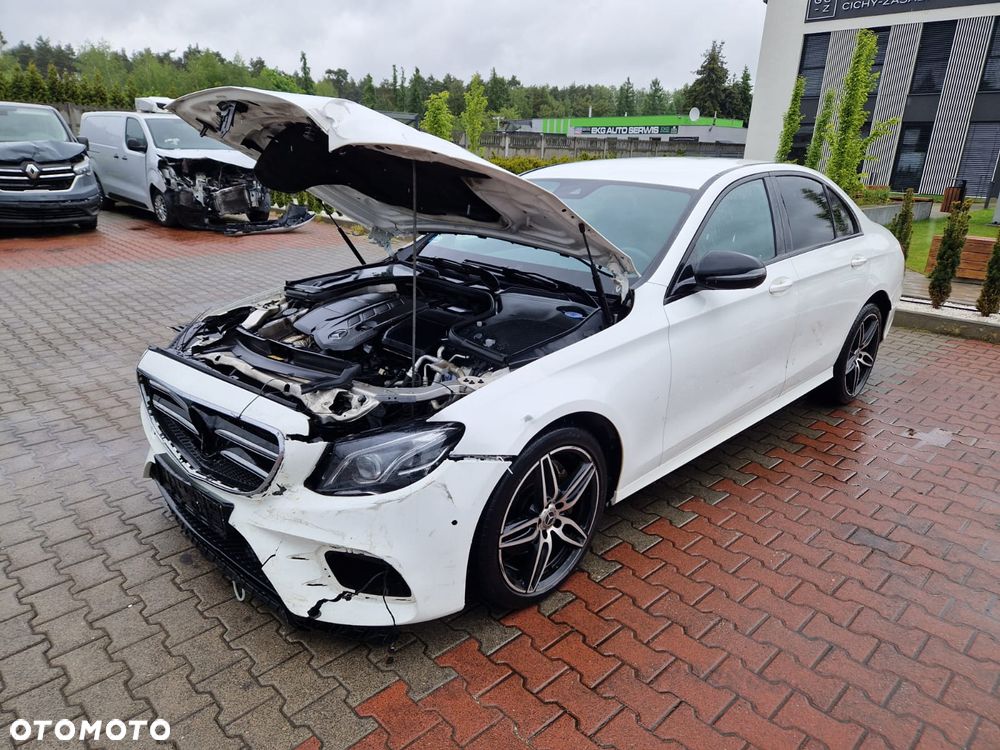 Mercedes-Benz Klasa E 220 d 4-Matic Business Edition 9G-TRONIC - 9