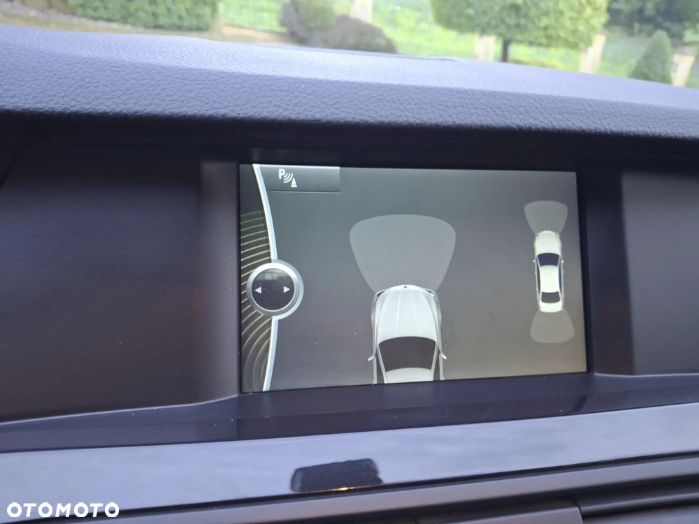 BMW Seria 5 520d - 29