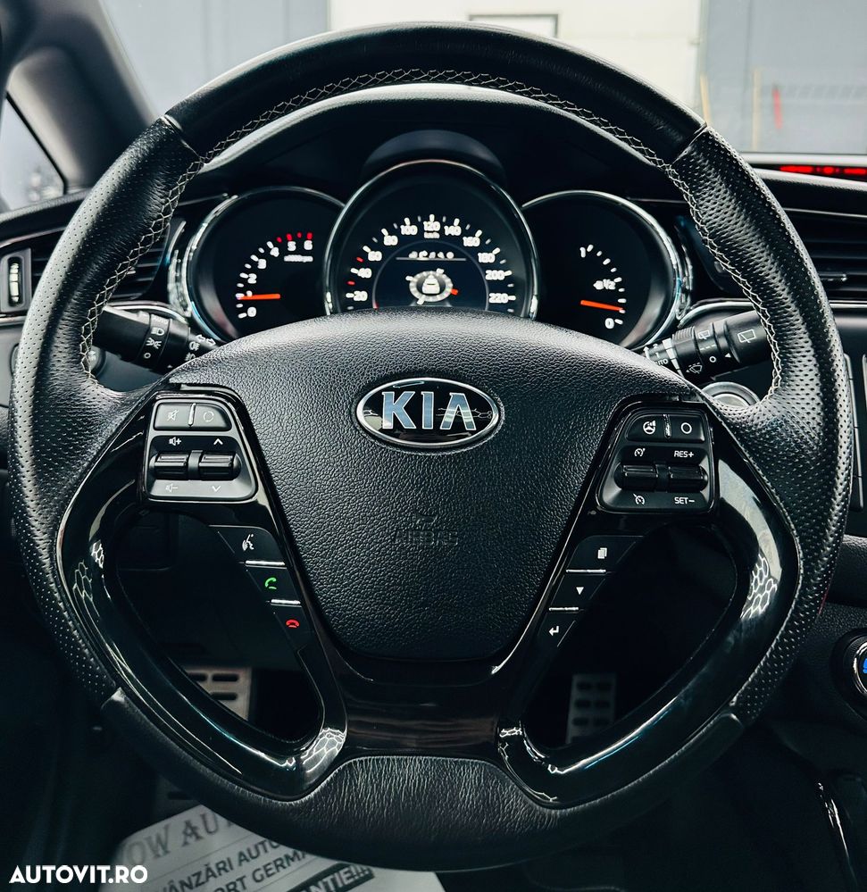 Kia Ceed 1.6 CRDi Dream-Team Edition - 31