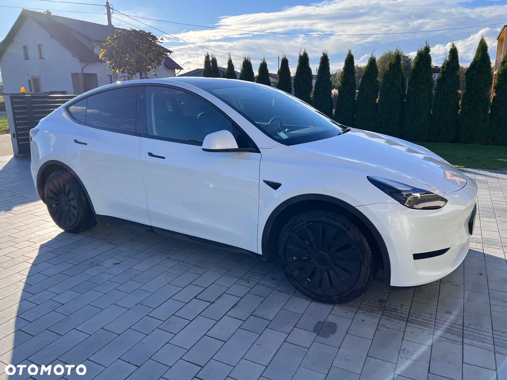 Tesla Y RWD - 12