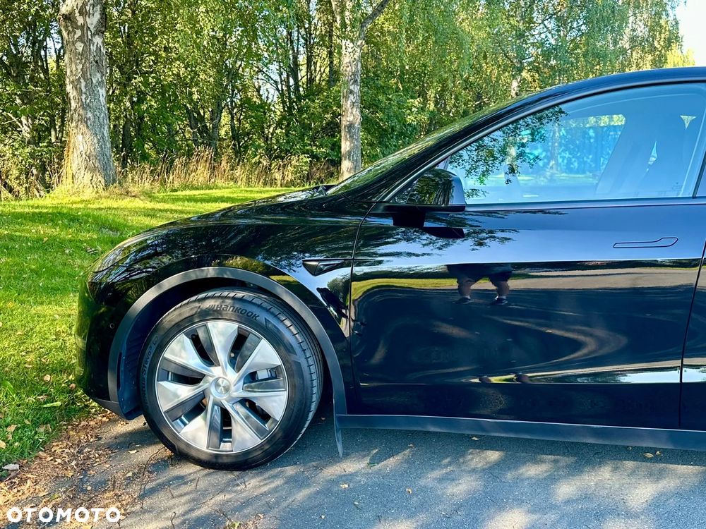 Tesla Y Long Range AWD - 1